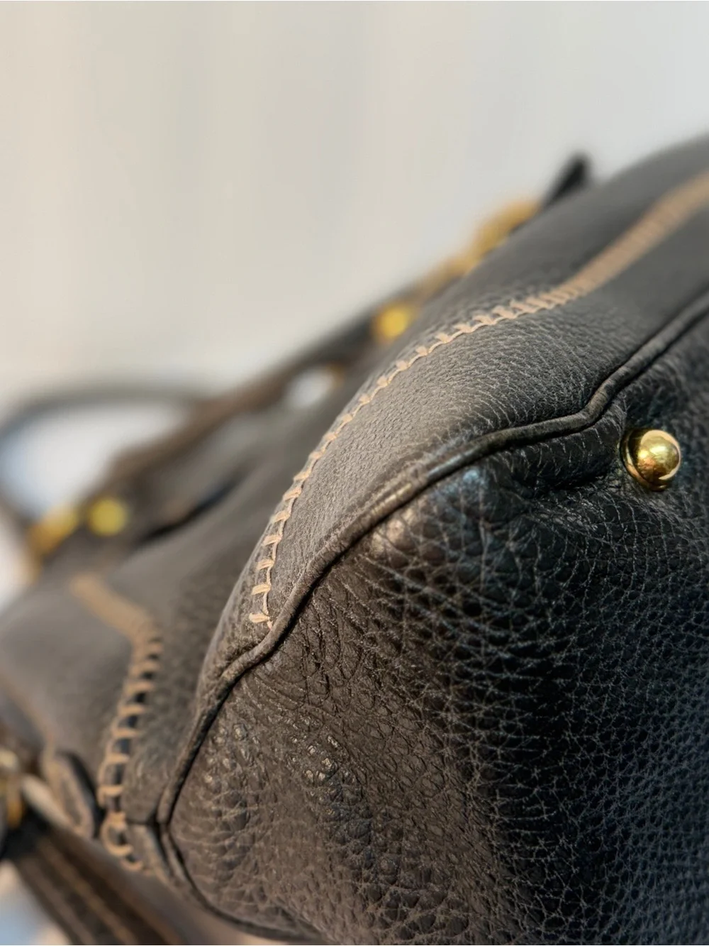 Gucci Pelham horsebit flap Leather Satchel with Gold-Tone Hardware EUC